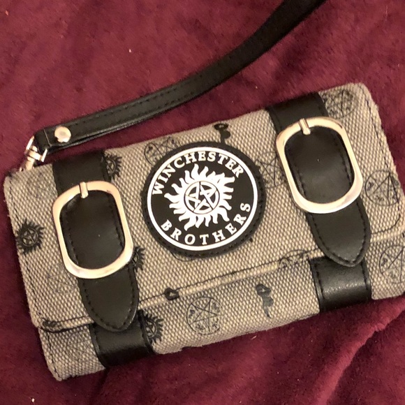 Hot Topic Bags Wallet Poshmark